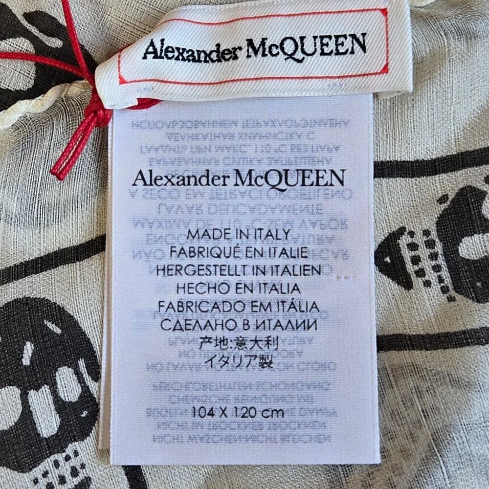 NWT 100% Silk Alexander McQueen Skull Scarf Black White